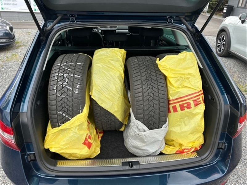 Škoda Superb 2,0 TDI 110 Style AT - fotka 6 z 11