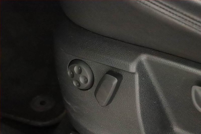 Volkswagen Sharan (2011) 2.0 TSI, Automat, Kůže, Navi - fotka 19 z 21
