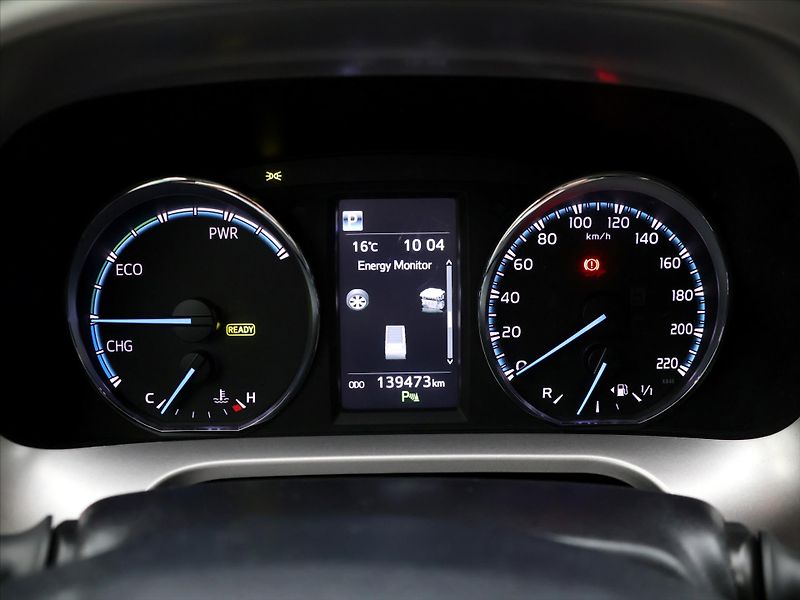 Toyota RAV4 2,5 HEV 114kW Executive 4WD - fotka 18 z 41