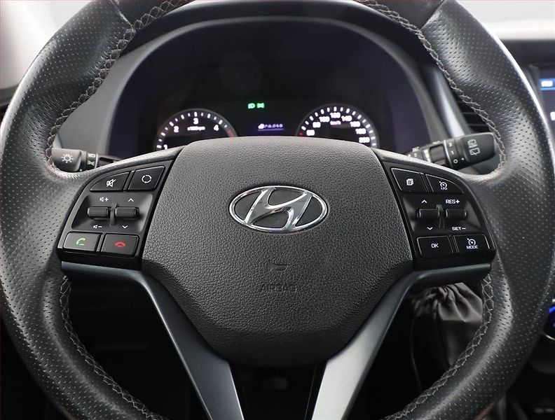 Hyundai Tucson (2017) 1.7 CRDi, Serv.kniha, Tempomat - fotka 8 z 18