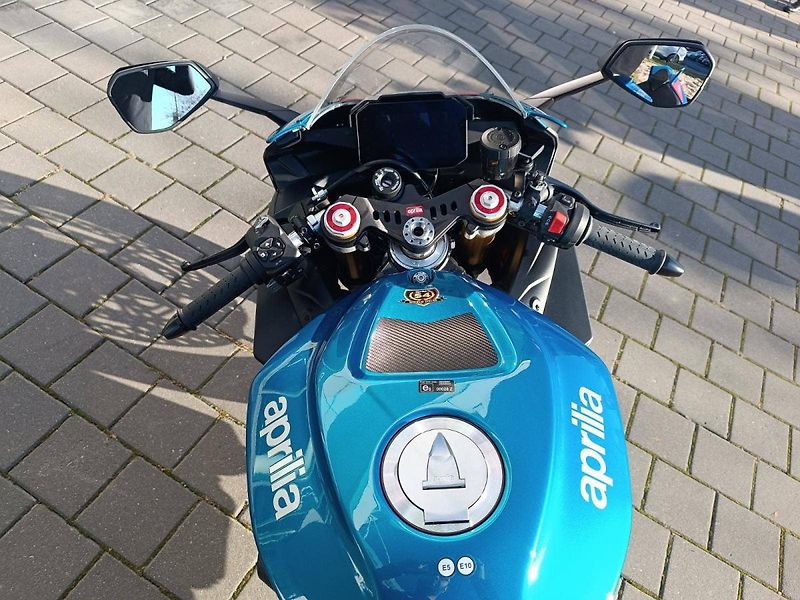 Aprilia RSV4 RR (2025) RSV4 1100 Stingray Blu (sleva - fotka 10 z 12