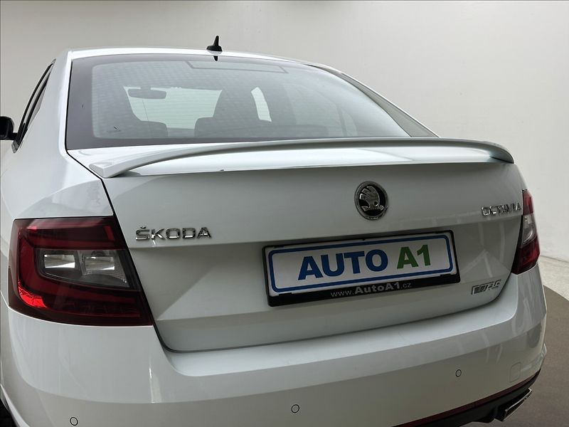 Škoda Octavia 2,0 135kW RS CHALLENGE 1MAJ ČR - fotka 40 z 43