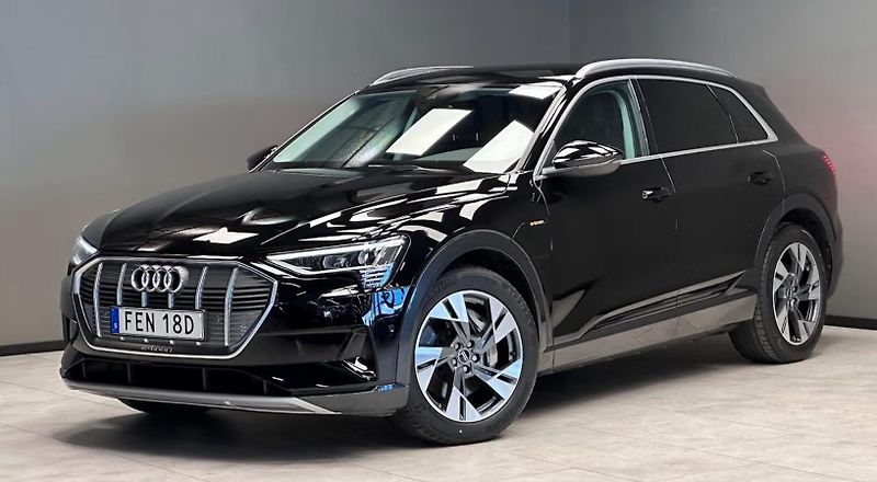Audi e-tron 55 Quattro SoH 94% Kam Tažné - fotka 18 z 23