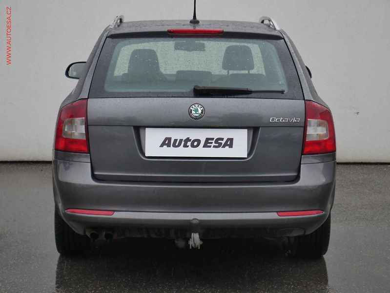 Škoda Octavia (2011) 2.0TDi 4x4, ČR, L&K, TZ - fotka 5 z 22