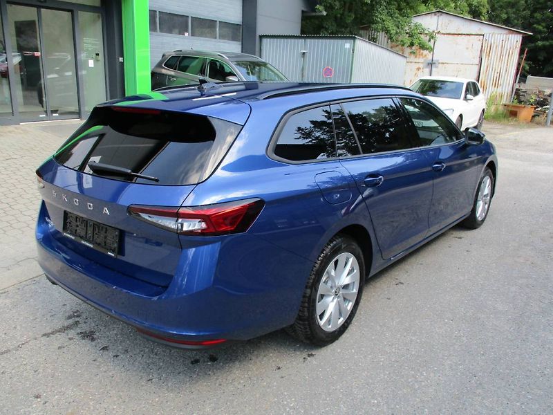 Škoda Superb Combi Selection 2,0TDI 110 kW - fotka 5 z 14