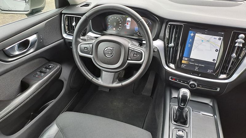 Volvo V60 2.0 D3 Momentum NAVI - fotka 17 z 31