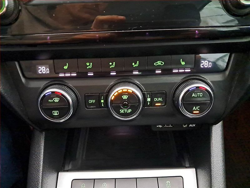Škoda Octavia (2013) 2.0 TDI, 4X4, Xenony - fotka 15 z 20