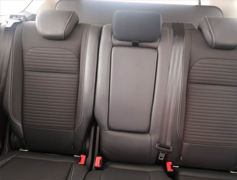 Ford Kuga (2019) 1.5 EcoBoost, Kůže, Navi - fotka 10 z 15