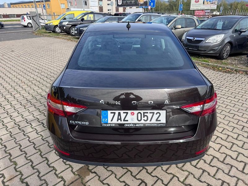 Škoda Superb (2019) 1,5 TSI 110 KW 2. MAJ KM - fotka 5 z 44