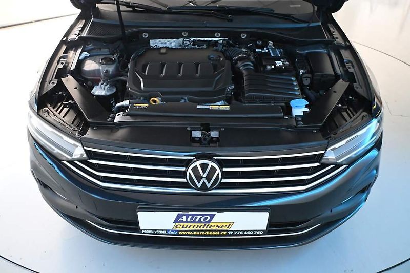 Volkswagen Passat (2023) 2.0 LED DSG ACC Kamera Tažné M - fotka 30 z 32
