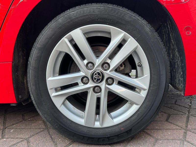 Toyota Corolla 1.8E-Cvt Comf Sports 1.MAJ.DPH - fotka 27 z 29