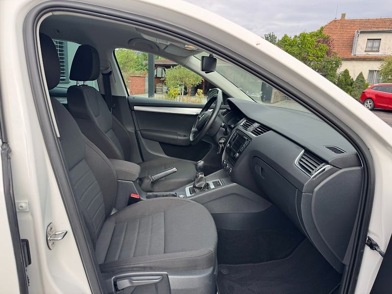 Škoda Octavia (2014) Elegance 1.6 TDI 4x4 77kW - fotka 27 z 33