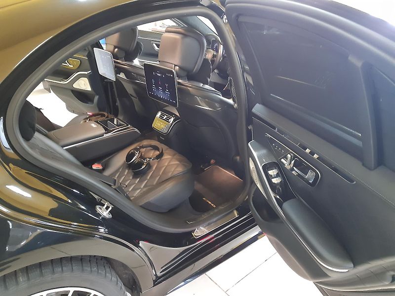 Mercedes-Benz Třídy S S500 4MATIC AMG PAKET MAX VÝBA - fotka 46 z 58