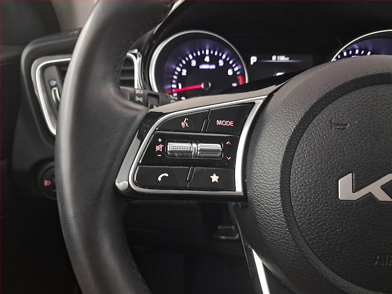 Kia XCeed (2023) TOP 1.5 T-GDI - fotka 17 z 20