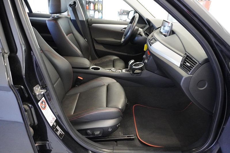 BMW X1 2,0 XDRIVE28I AUT. - fotka 26 z 30