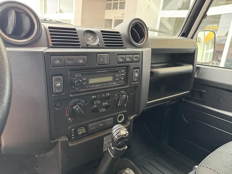 Land Rover Defender (2007) PUMA - fotka 16 z 20
