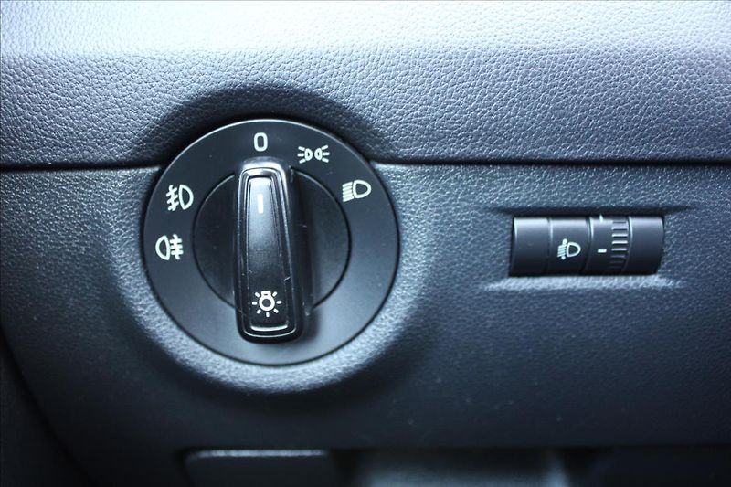 Škoda Octavia 1,6 TDI  NOVÉ V ČR,STYLE - fotka 12 z 32