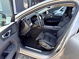 Volvo XC60 B5 AWD // PLUS DARK + sada kol - náhled 7