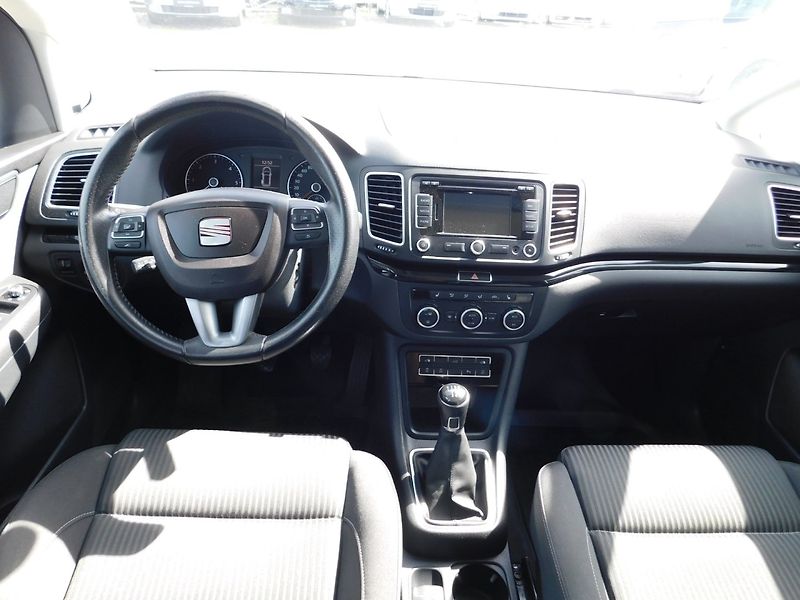 Seat Alhambra (2014) 2.0 TDi 4x4 7.MÍST - fotka 9 z 48