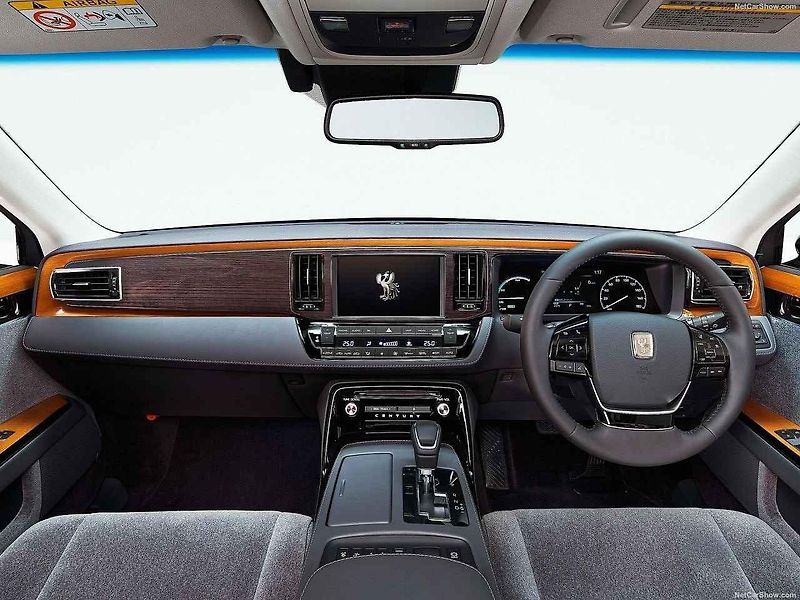 Toyota Century.