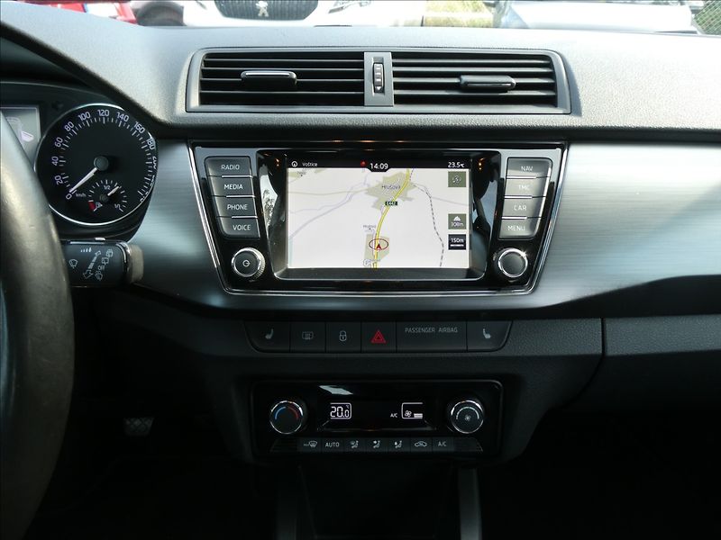 Škoda Fabia 1,0 TSi 81kW STYLE,ČR,navigace - fotka 28 z 39