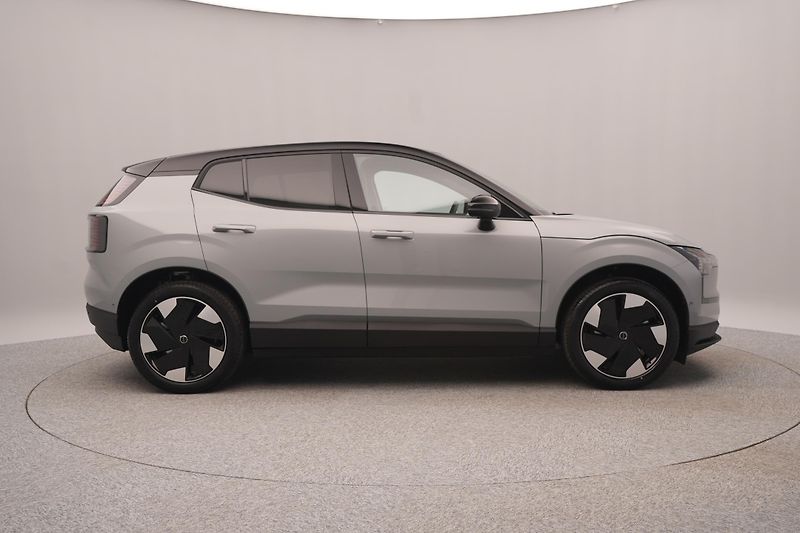 Volvo EX30 (2026) PURE ELECTRIC EXTENDED ULTRA - fotka 13 z 21
