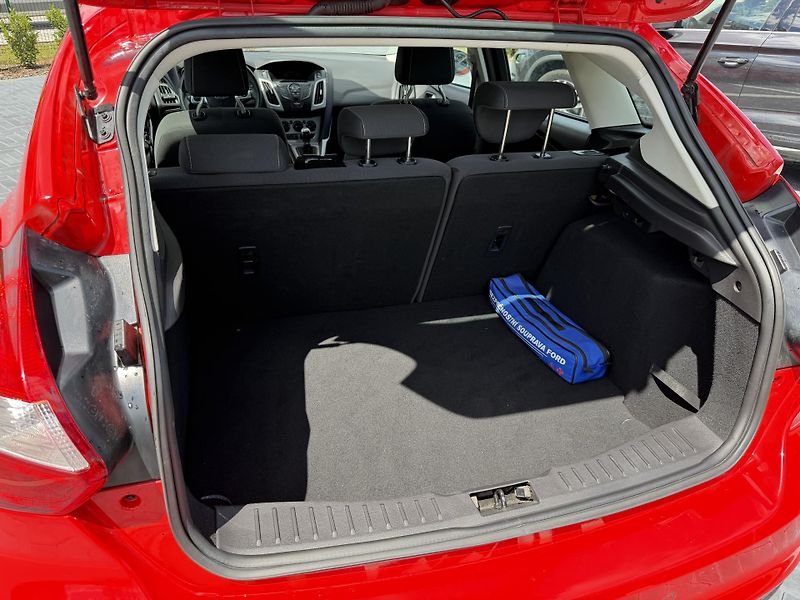 Ford Focus (2014) 1.6i 77 kW/park. senzor - fotka 10 z 19