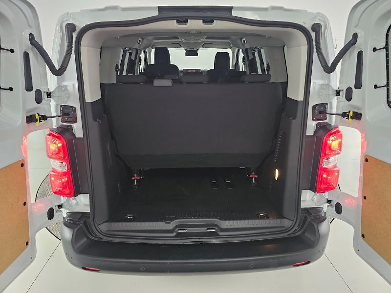 Toyota ProAce Verso (2025) 2.0D 106kW COMBI 8S - fotka 32 z 32