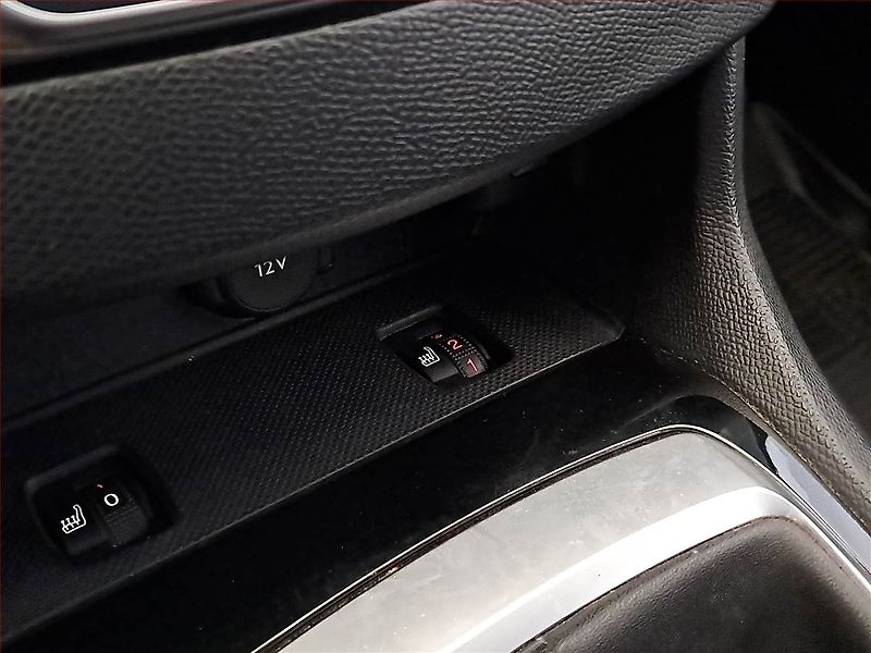 Peugeot 308 (2019) 1.6 BlueHDi, Xenony, Tempomat - fotka 17 z 18