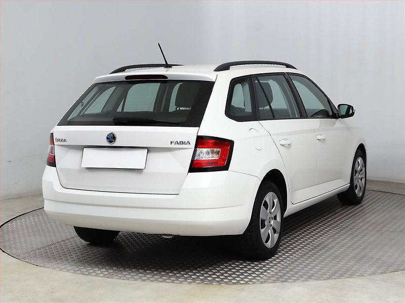 Škoda Fabia (2018) Ambition 1.0 TSI, Serv.kniha - fotka 5 z 13