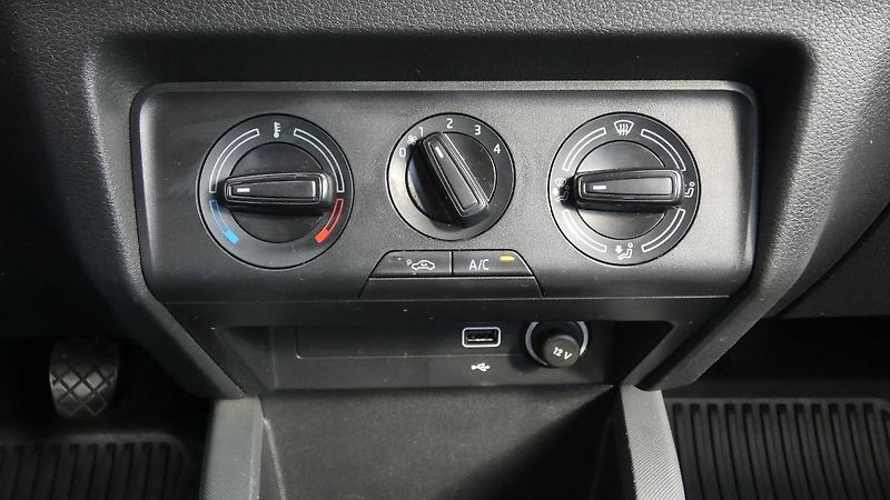 Škoda Fabia Combi 1.0 TSI Active Tour - fotka 13 z 19