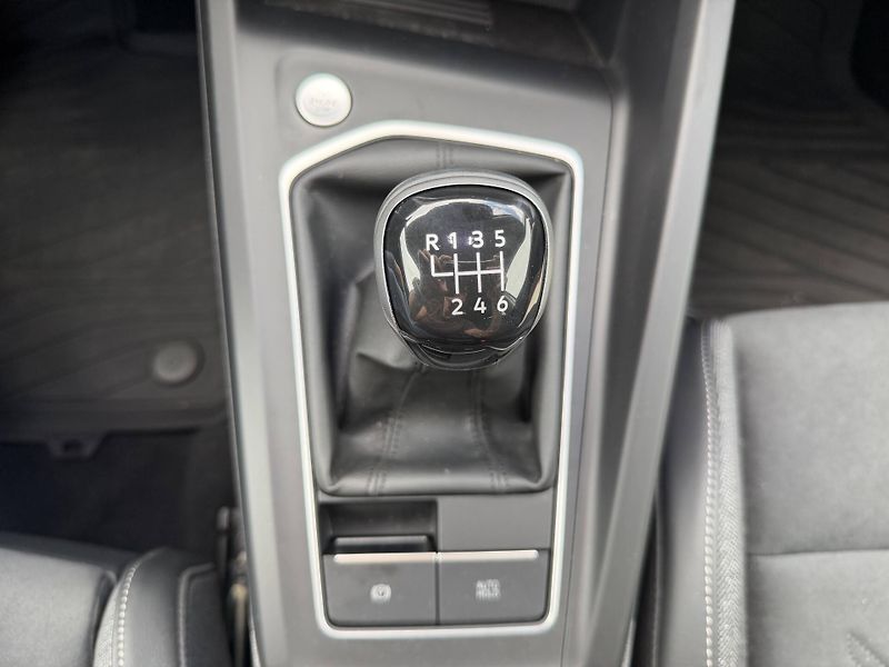 Volkswagen Golf (2026) People 6G 1,5TSI - fotka 13 z 24