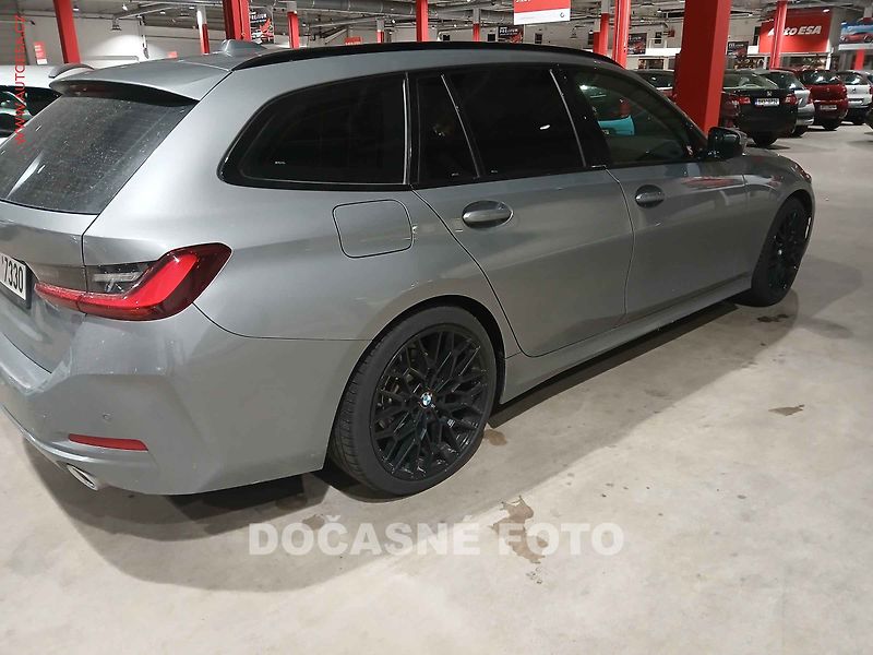 BMW Řada 3 (2022) 2.0D 318d, AT, LED, navi - fotka 2 z 3