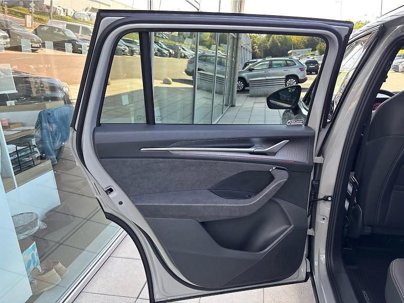 Škoda Kodiaq SPORTLINE 2.0TDI 142kW 4X4 - fotka 25 z 30