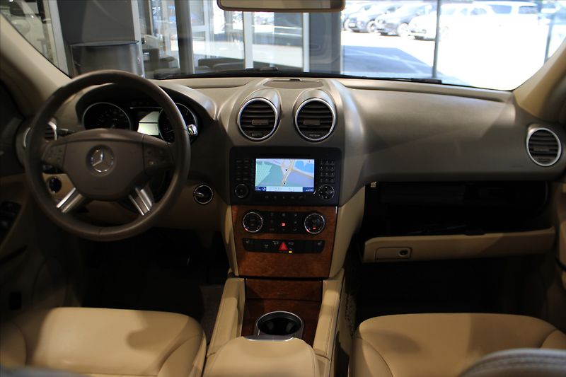 Mercedes-Benz Třídy M 350 4MATIC H&K/Pano  ML - fotka 11 z 23