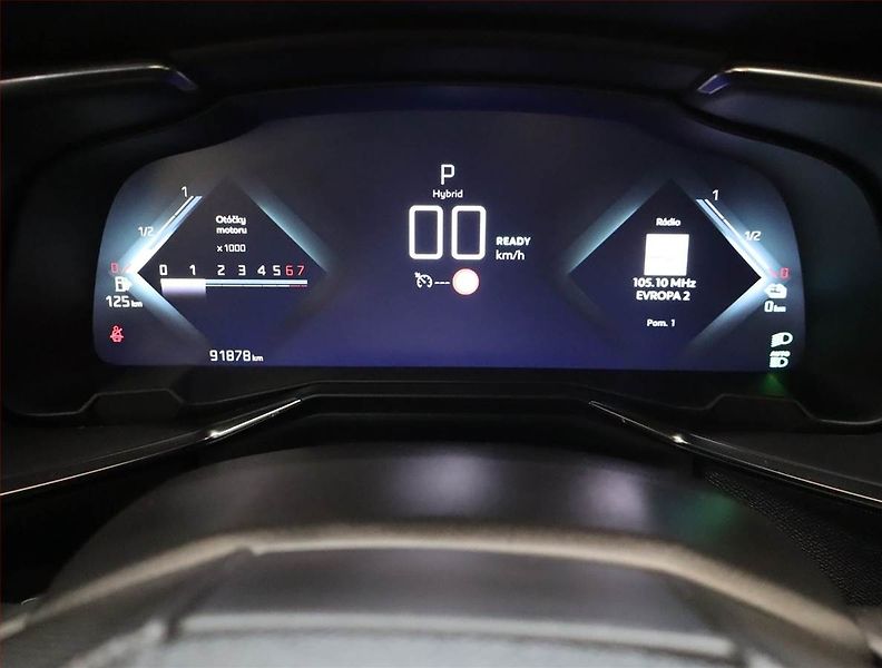 DS Automobiles DS7 Crossback (2021) E-Tense 4x4 - fotka 11 z 31