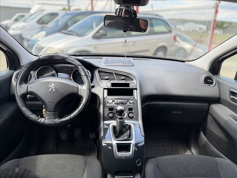 Peugeot 5008 1,6 HDI 7MÍST NAVI TAŽNÉ - fotka 17 z 27
