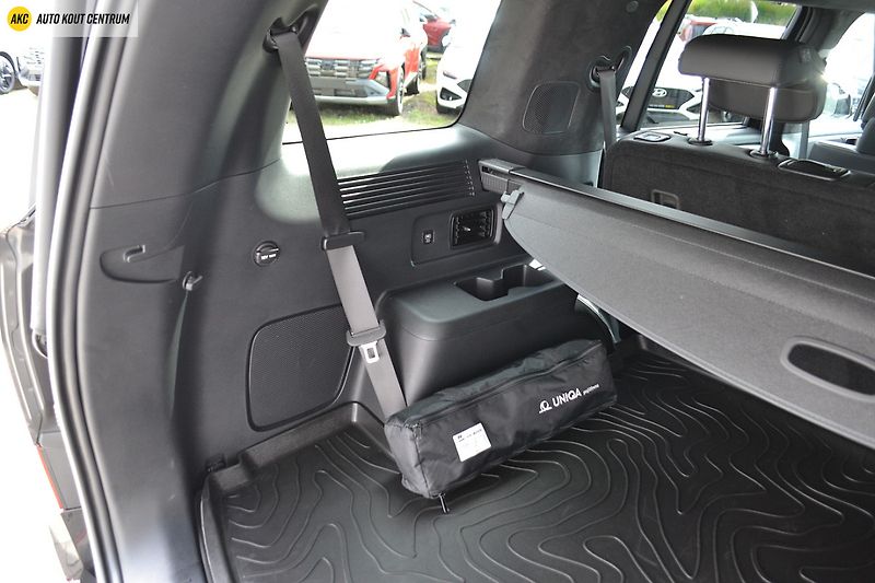 Hyundai Santa Fe 1.6T-GDI HEV 4WD CALLIGRAPHY 7 - fotka 36 z 95