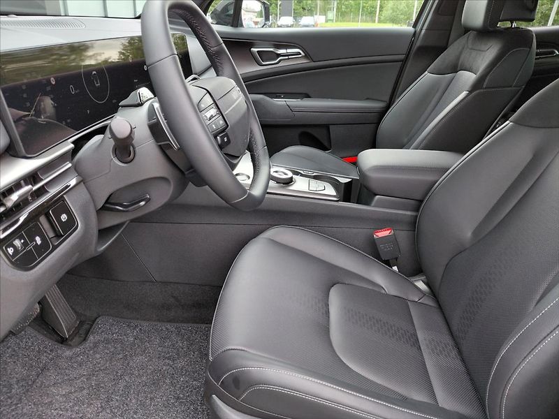 Kia Sportage 1,6   T-GDI 7DCT 4x4 BLACK ED. - fotka 11 z 16