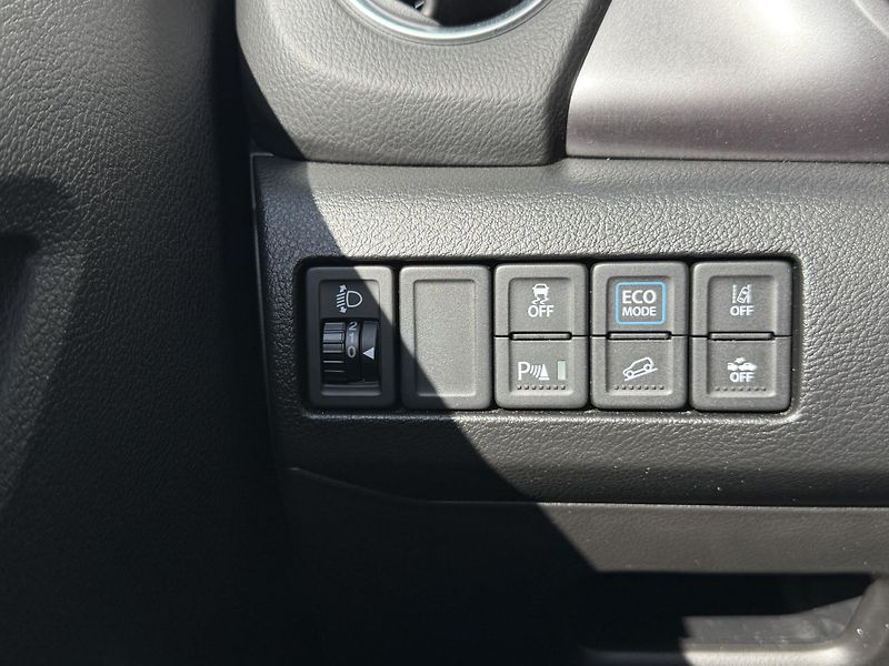Suzuki Vitara 1.5 HYBRID 4x4 AT Premium - fotka 15 z 21