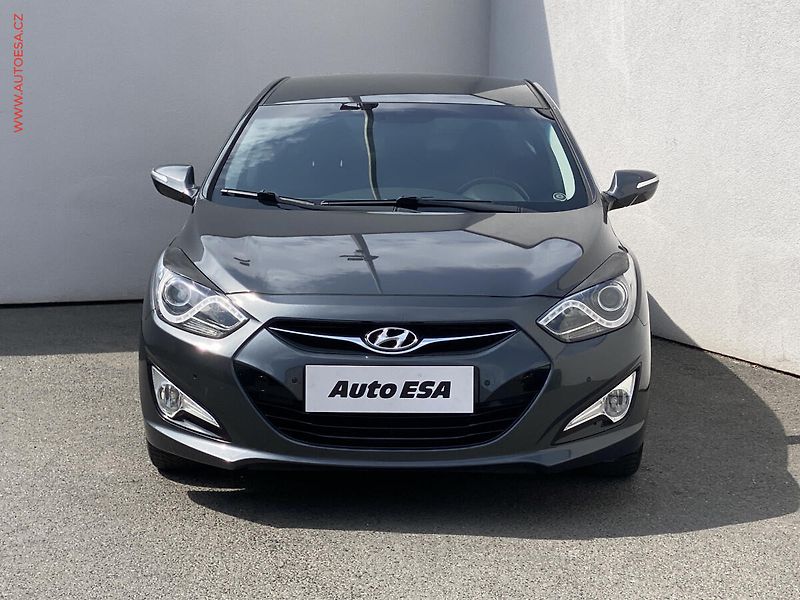 Hyundai i40 (2013) 2.0GDi, AC, park.asist - fotka 2 z 17