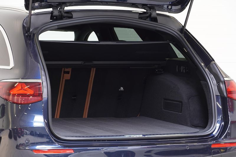 Mercedes-Benz Třídy E 220d4M,AMG,VZDUCH,VENTILACE,TZ - fotka 9 z 34
