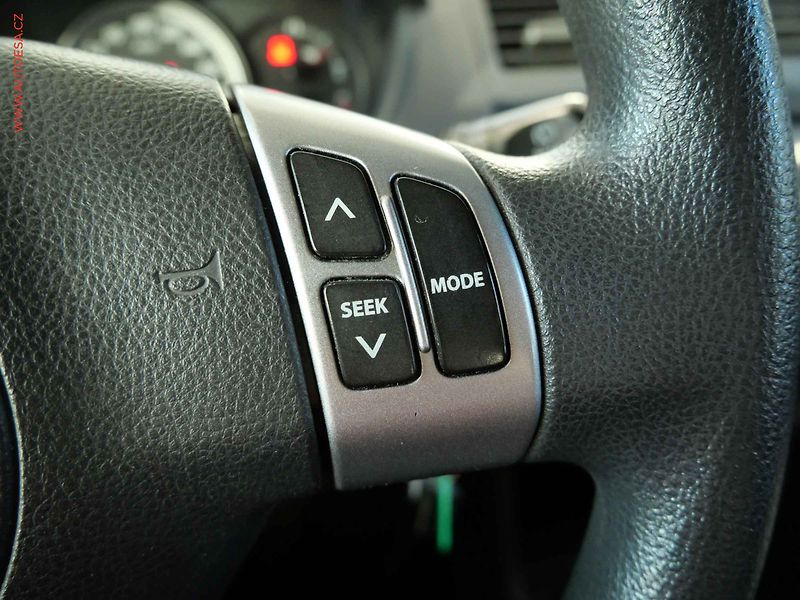Suzuki Swift (2006) 1.4i, AC, STK5/28 - fotka 16 z 19