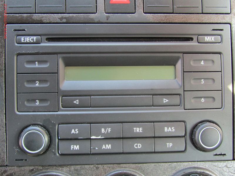 Volkswagen Polo (2005) 1.2i, ČR, AC, park.asist - fotka 14 z 16