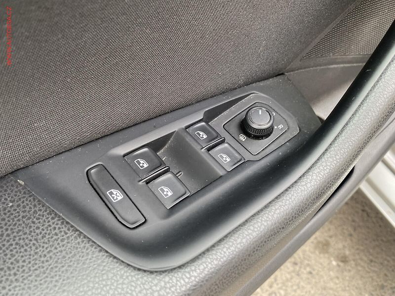 Volkswagen Passat (2017) 1.8 TSi, ČR, Comfortline, LED - fotka 13 z 18