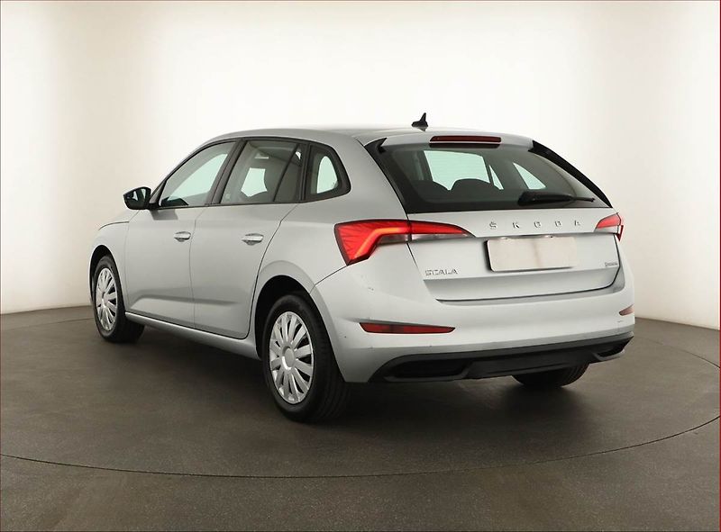 Škoda Scala (2021) 1.0 TSI, Automat, ČR,1.maj - fotka 4 z 12