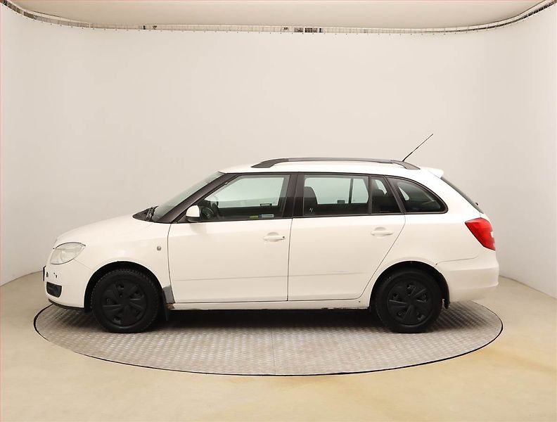 Škoda Fabia (2009) 1.2 12V, po STK, plně pojízdný - fotka 3 z 17