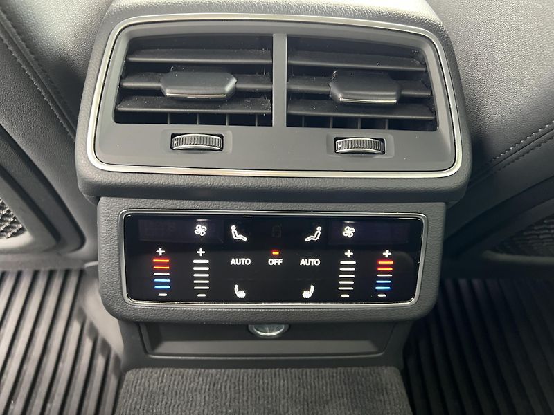 Audi A6 Allroad 3,0TDi 210kW QUATTRO - fotka 23 z 37