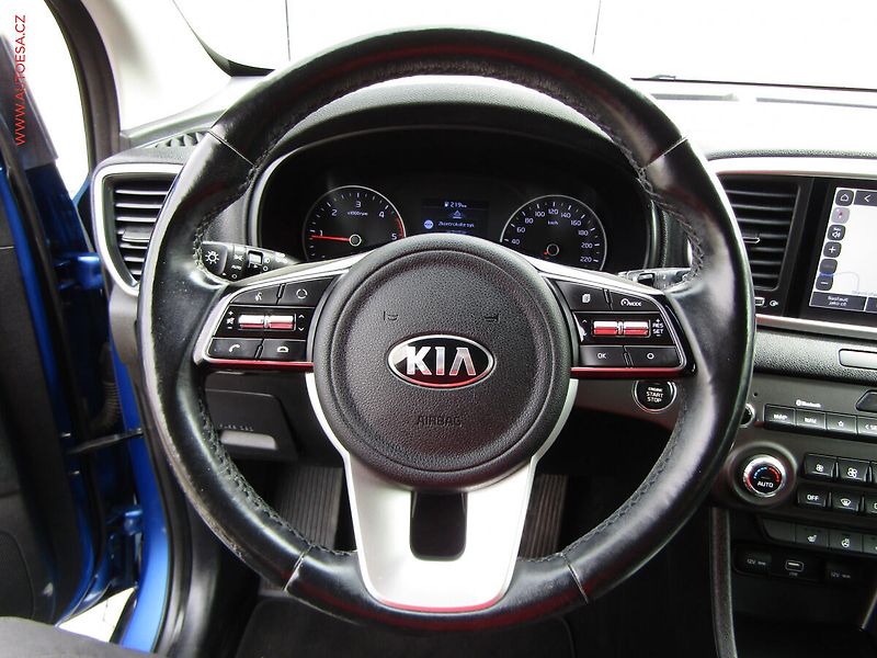 Kia Sportage (2021) 1.6 CRDi, ČR, TOP - fotka 19 z 21