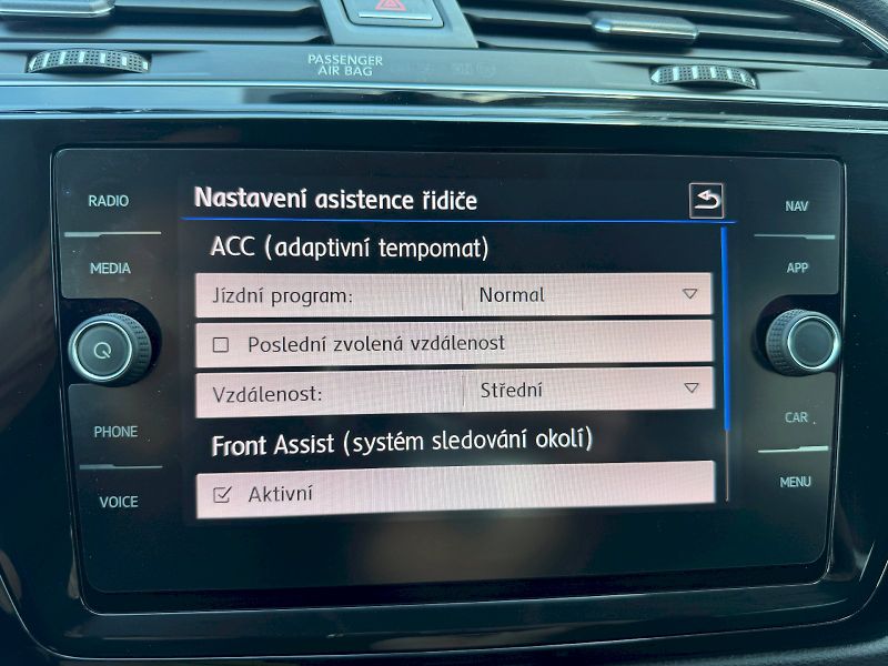 Volkswagen Touran (2019) 1.5 TSI 110kW R-LINE Comfort - fotka 17 z 35